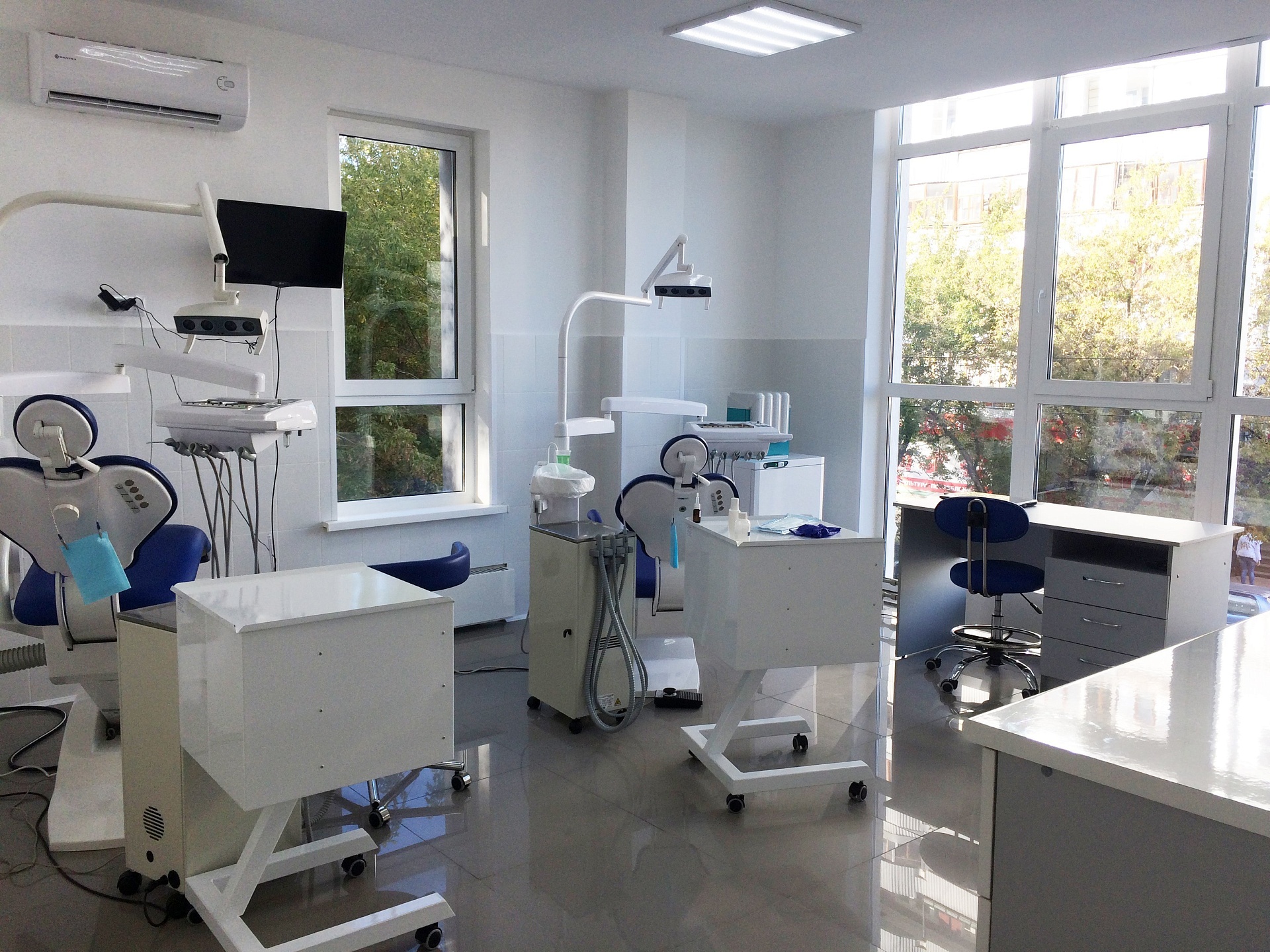 Все свои Двигатель Революции